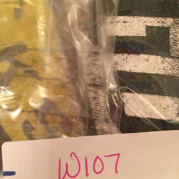 Oregon Ducks womans medium tshirt  green with grap - Picture 5 of 5